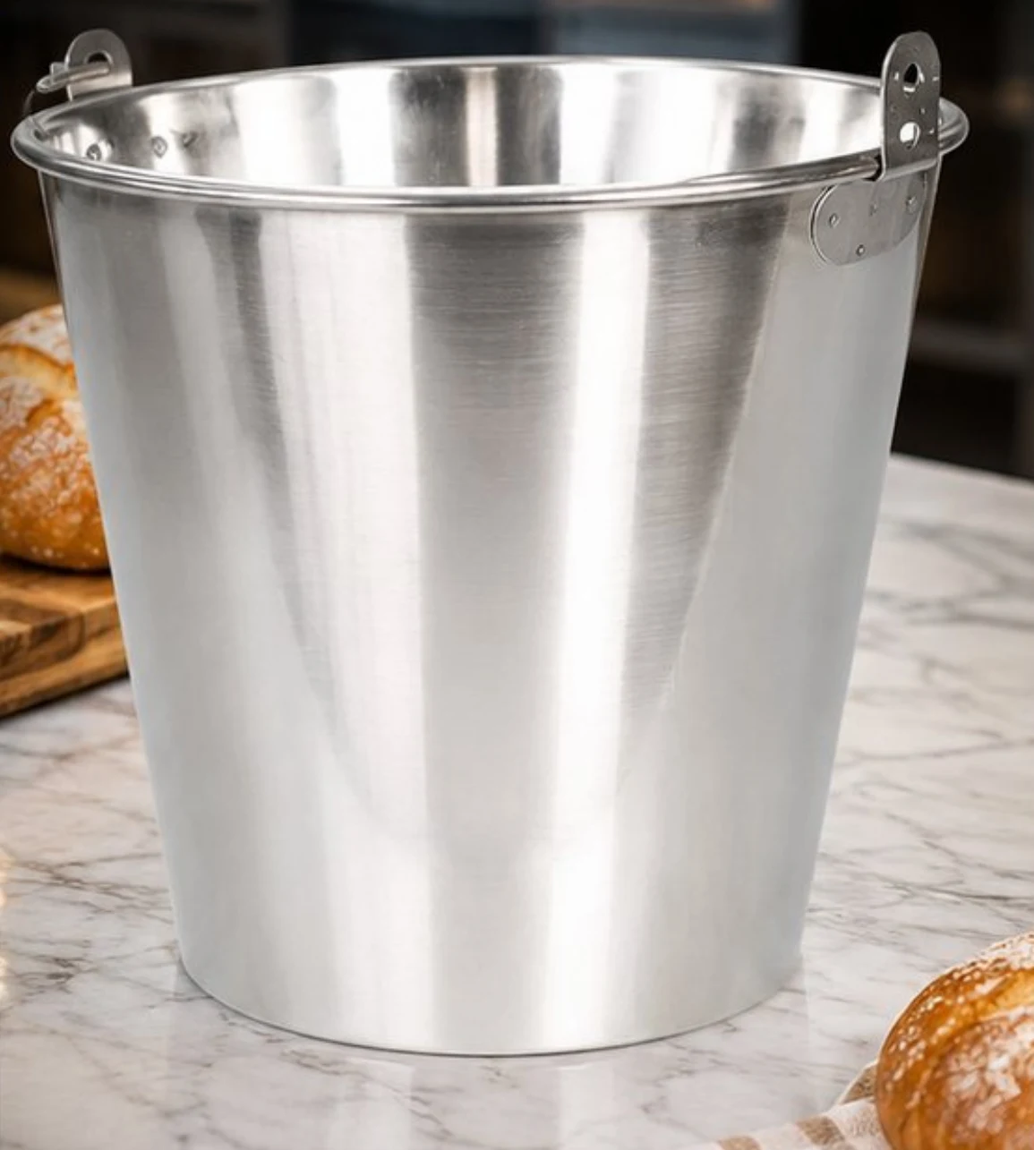 Balde de aluminio liviano, sin base