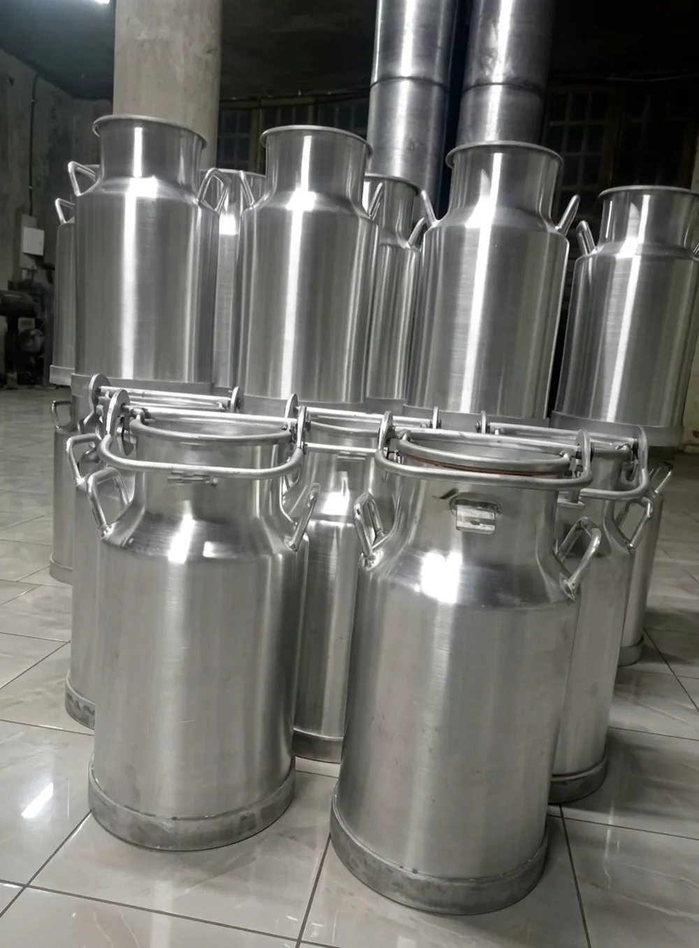 Cantina de aluminio 30 litros, tapa hermética
